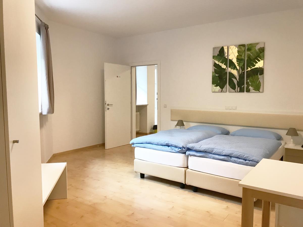 Отель Manzoni Premium Мерано Экстерьер фото